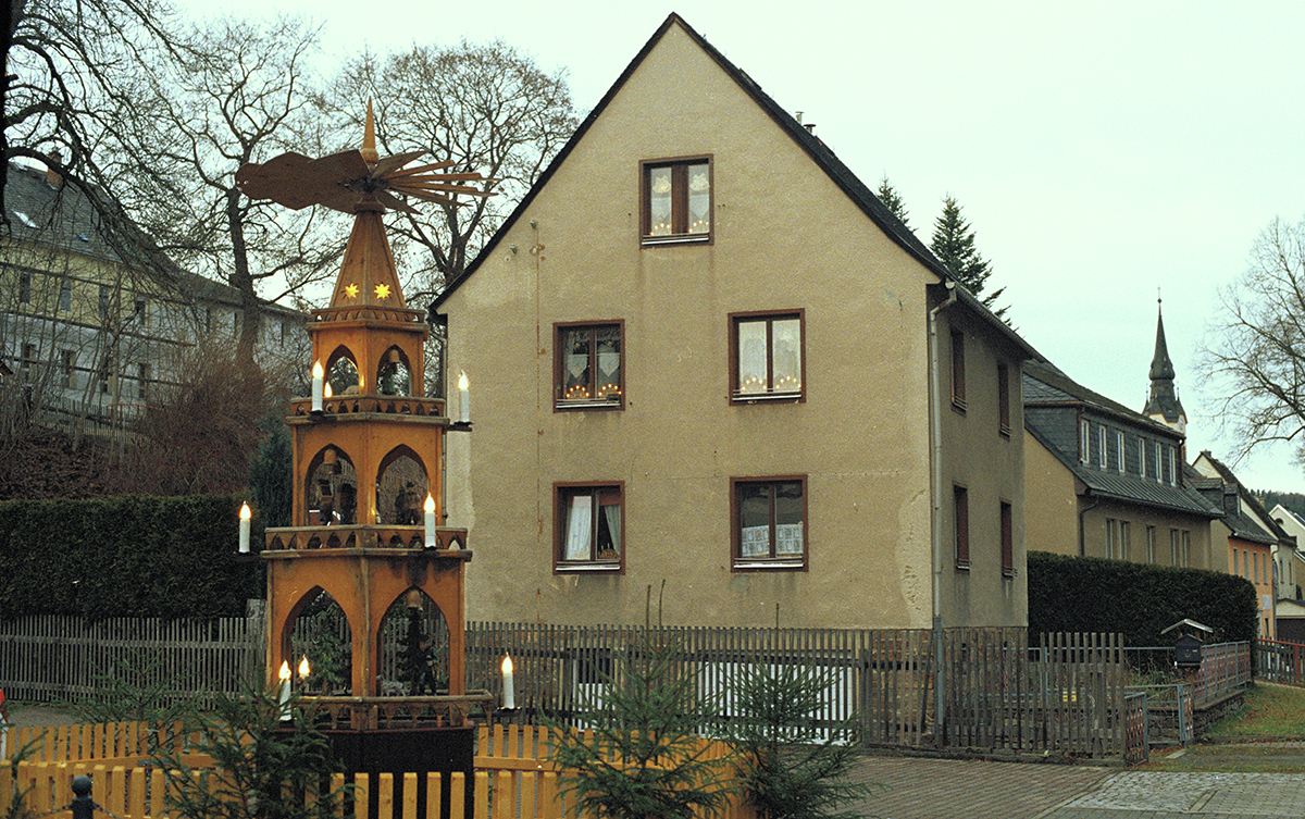 <p>2014/2020<br />
Cataloguing of illuminations in windows</p>
